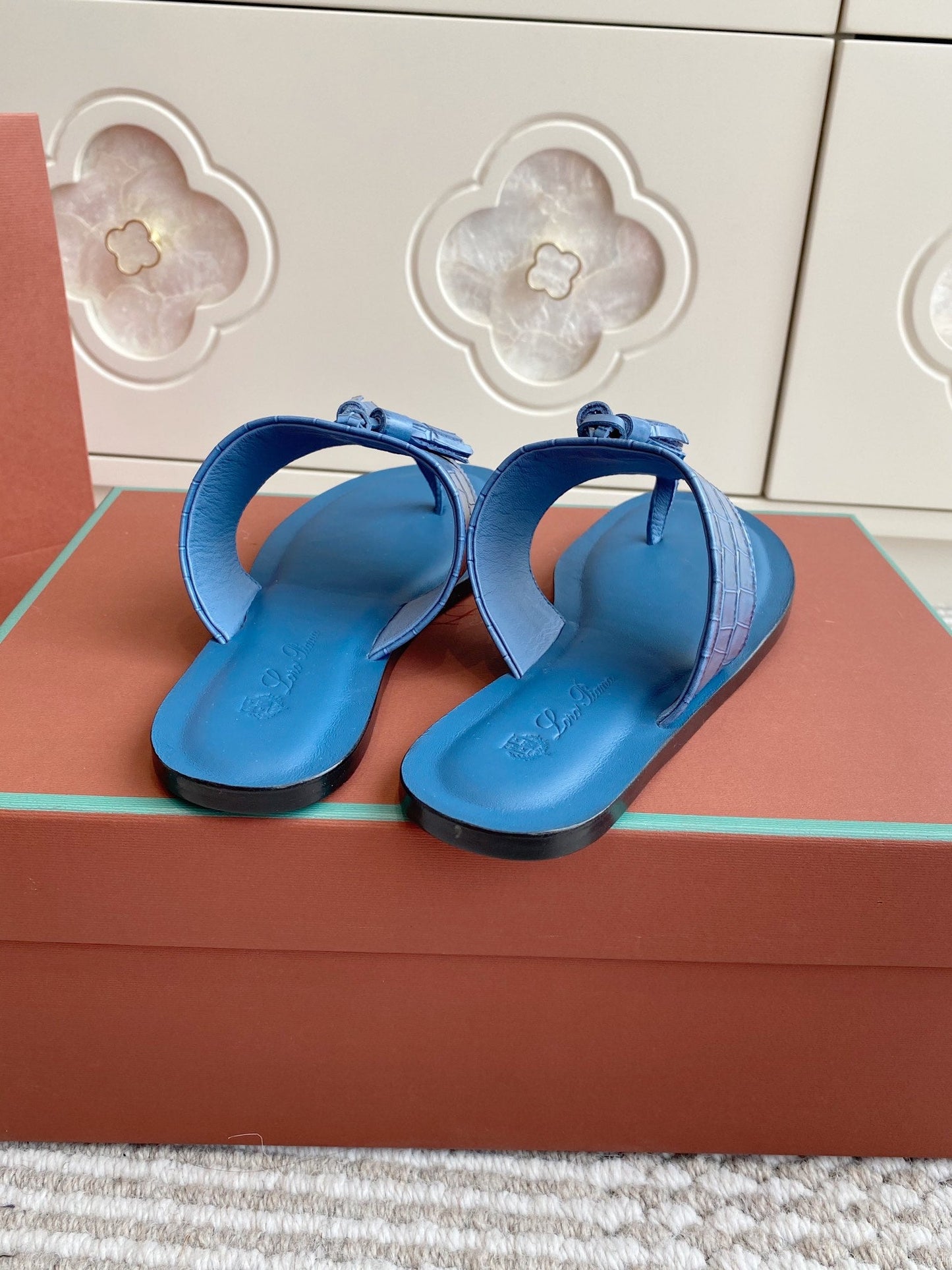 FLIP FLOPS IN BLUE LAMBSKIN SNAKE EMBOSSING - 35