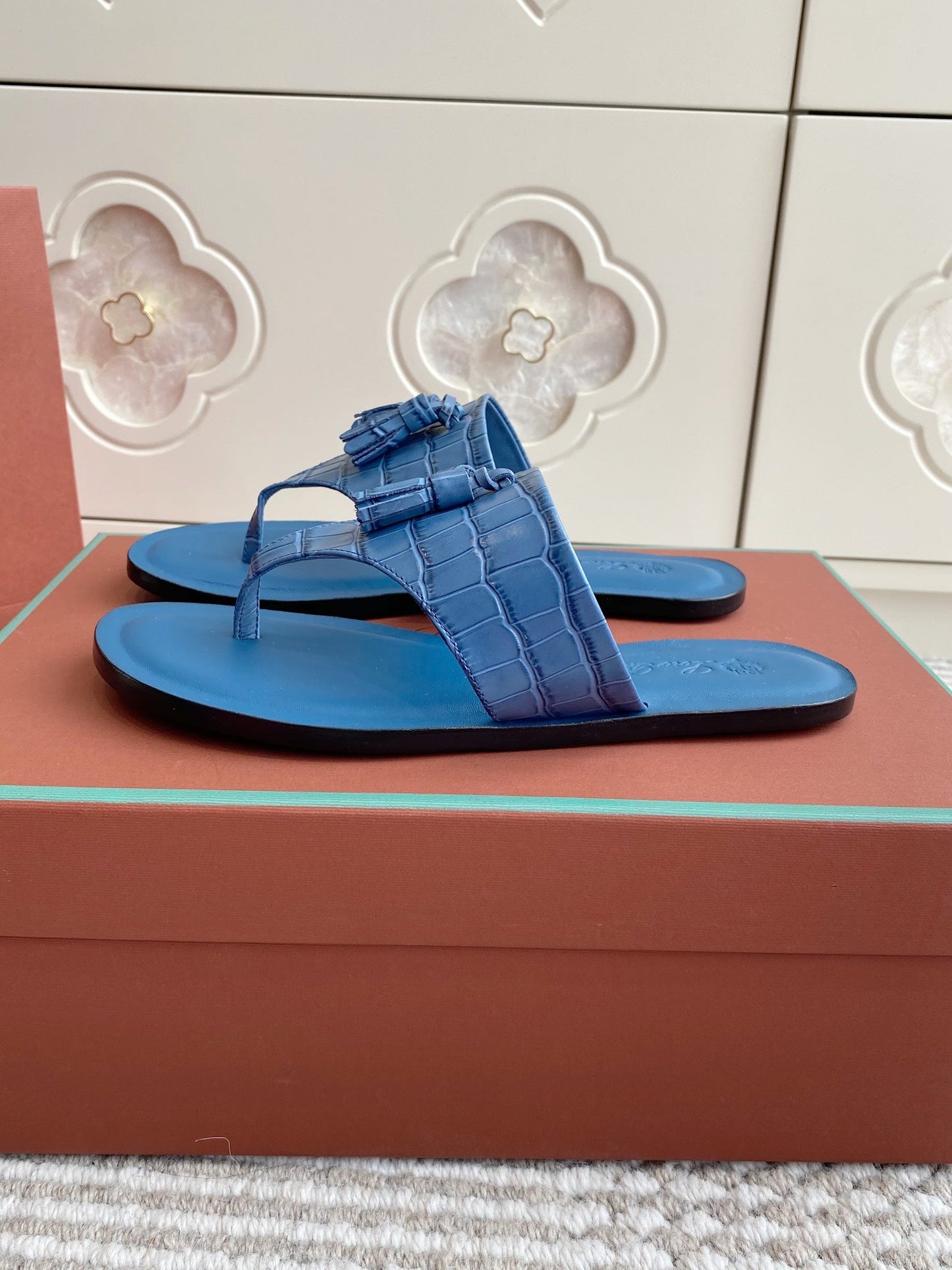 FLIP FLOPS IN BLUE LAMBSKIN SNAKE EMBOSSING - 35