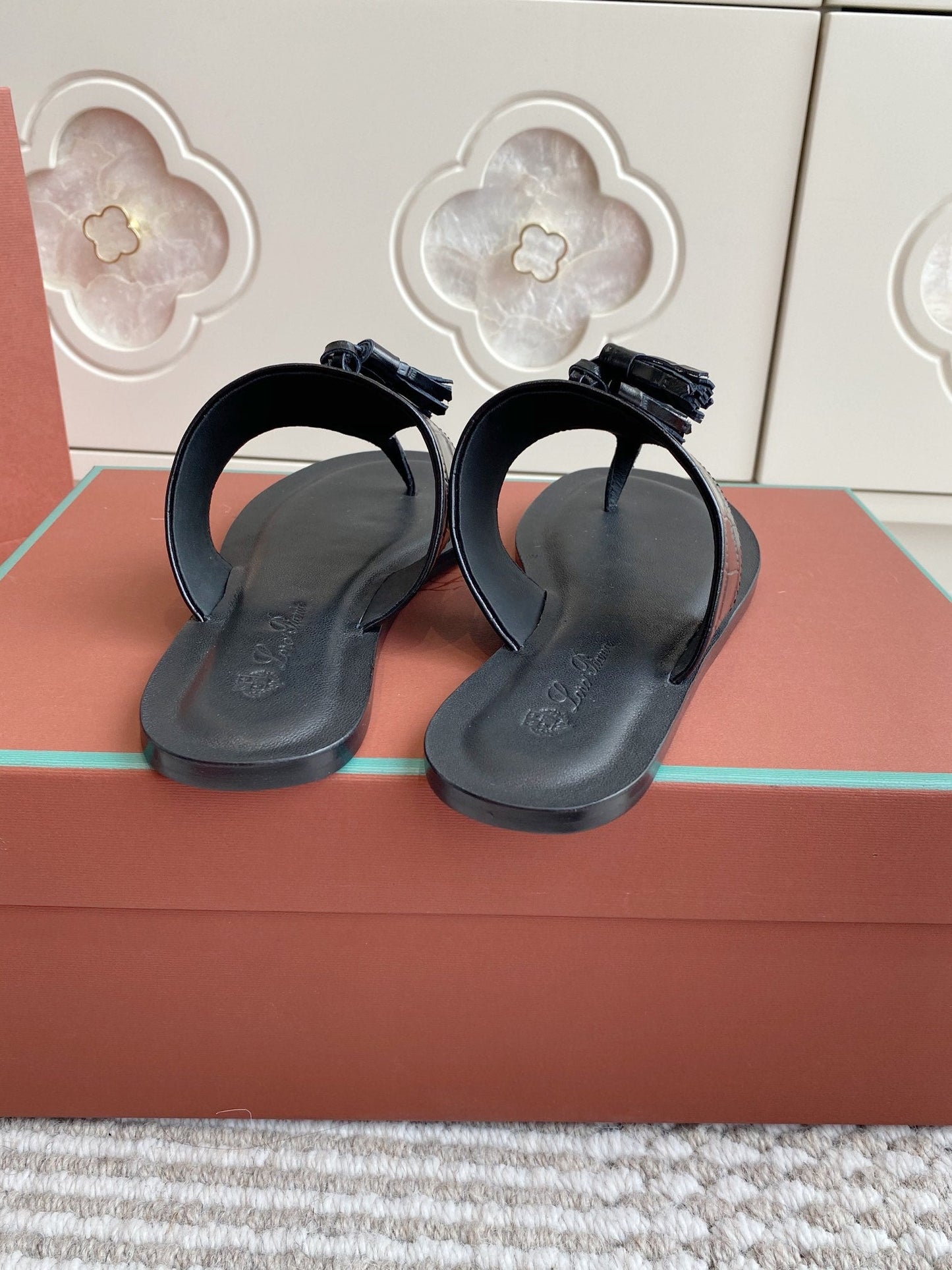 FLIP FLOPS IN BLACK LAMBSKIN SNAKE EMBOSSING - 35
