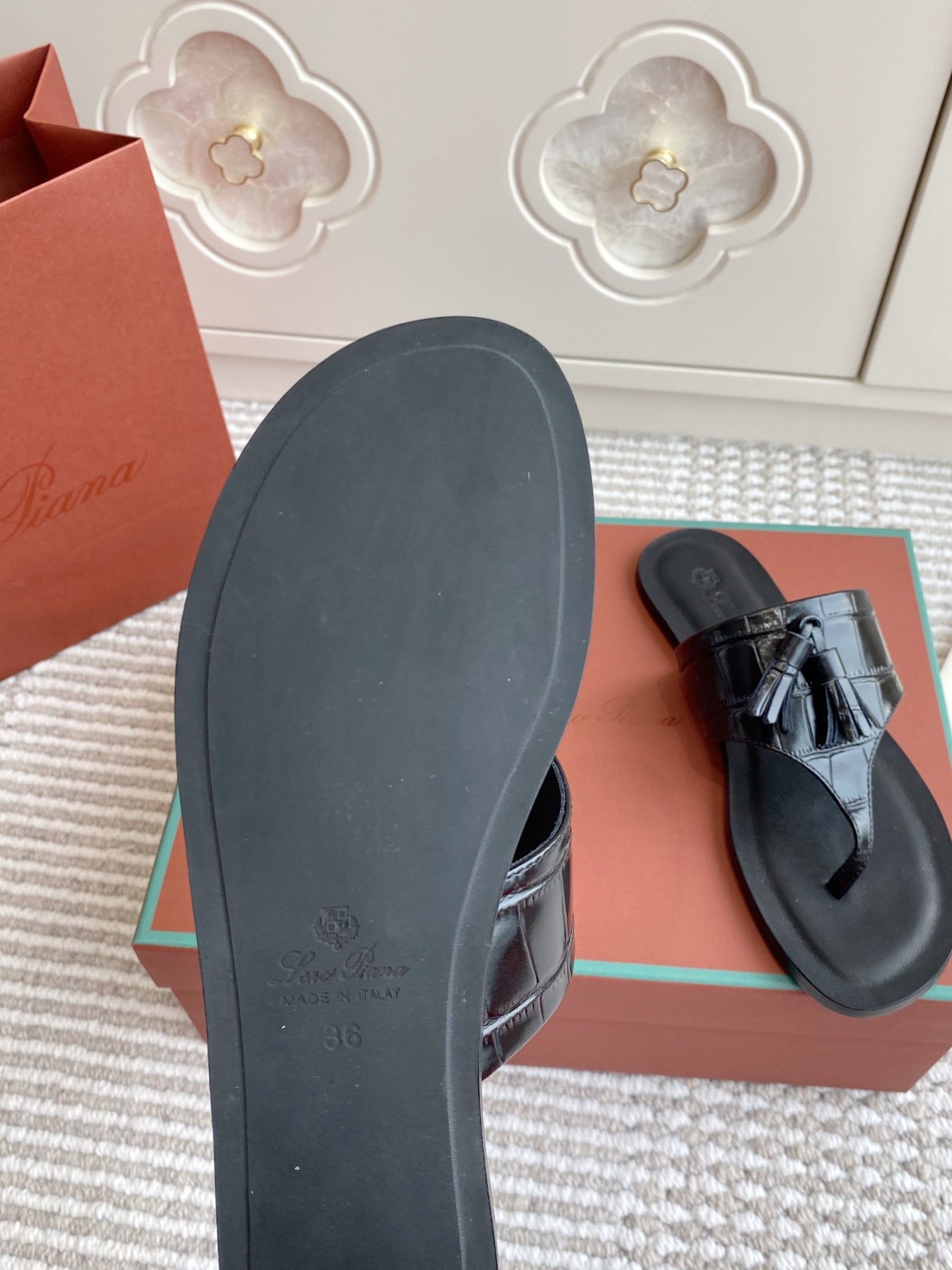 FLIP FLOPS IN BLACK LAMBSKIN SNAKE EMBOSSING - 35