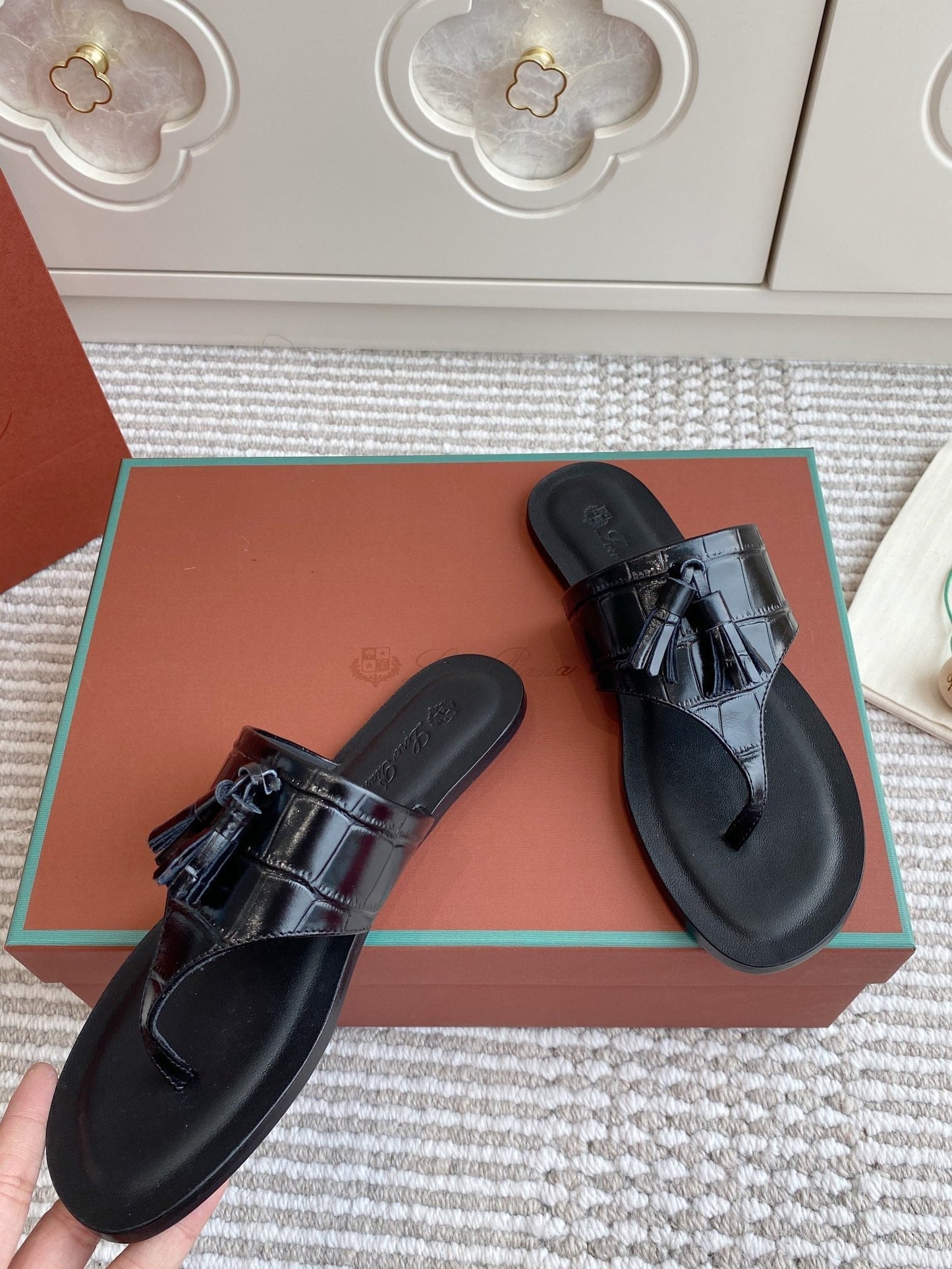 FLIP FLOPS IN BLACK LAMBSKIN SNAKE EMBOSSING - 35