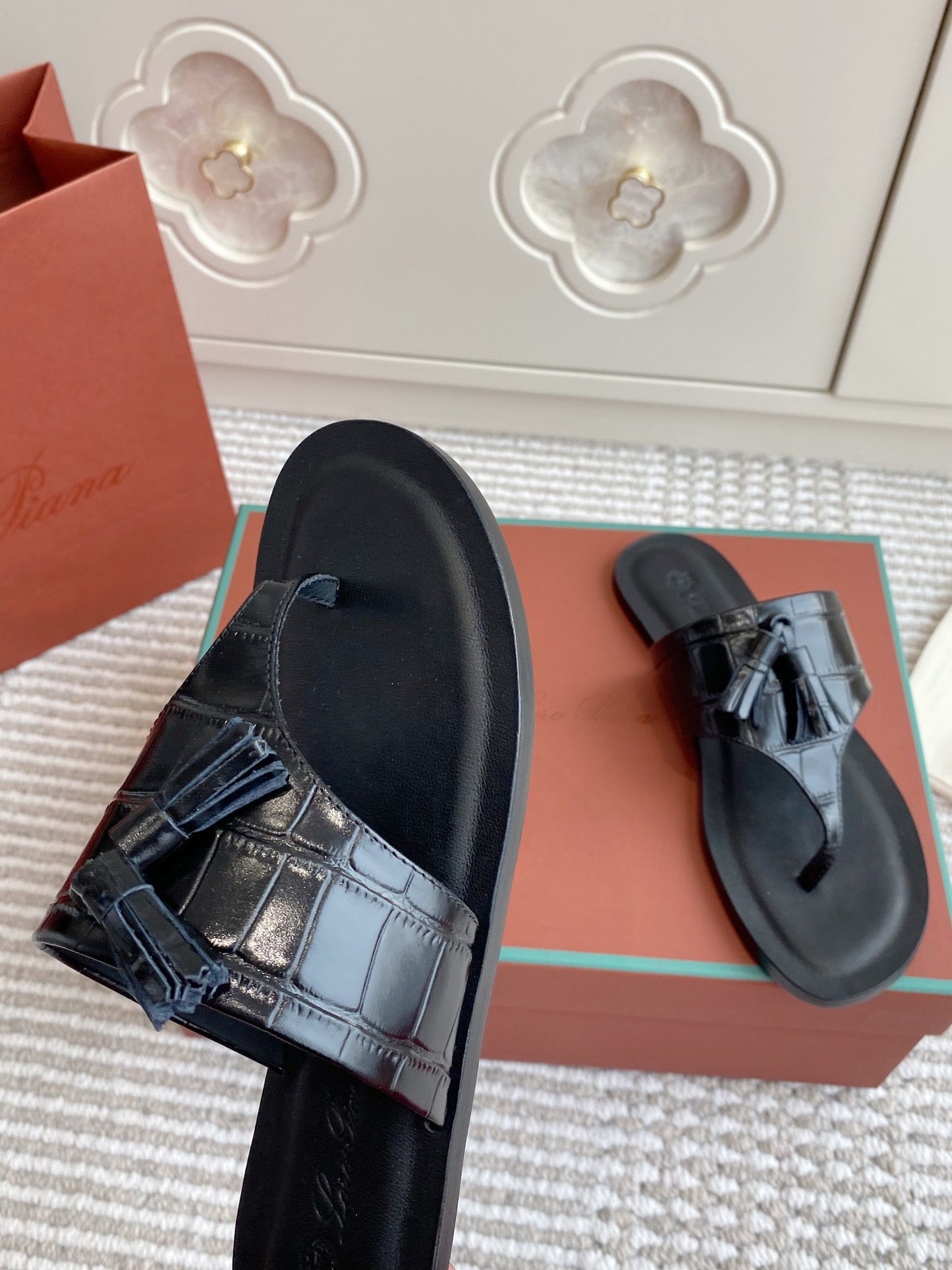 FLIP FLOPS IN BLACK LAMBSKIN SNAKE EMBOSSING - 35