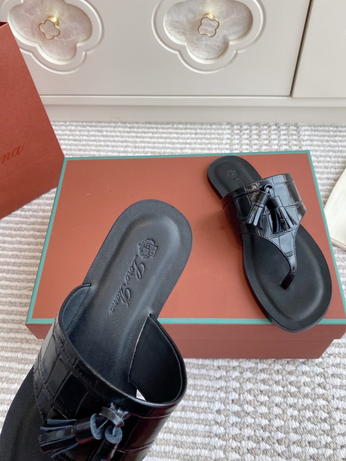 FLIP FLOPS IN BLACK LAMBSKIN SNAKE EMBOSSING - 35