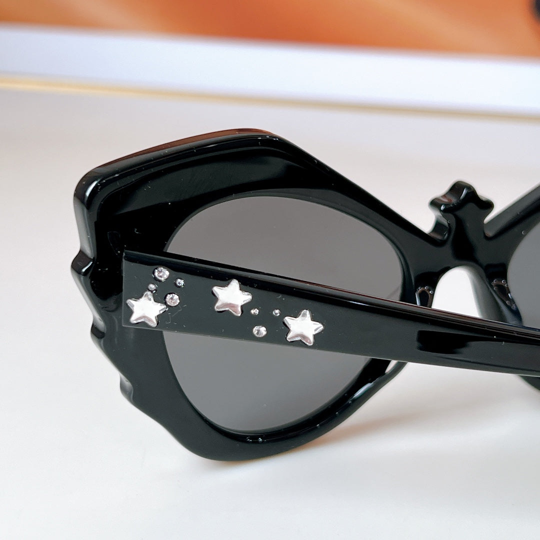 CRYSTAL STUDDED CAT-EYE FRAME SUNGLASSES GG1095S IN ACETATE - White/ pink