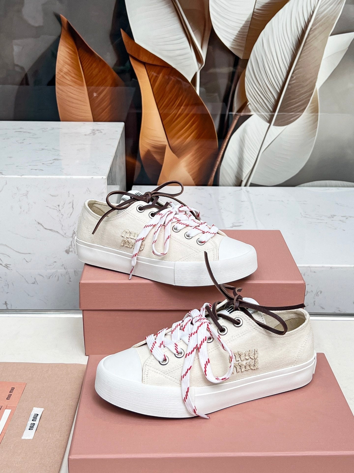 WASHED-DENIM SNEAKERS IN OFF WHITE CANVAS WITH BROWN AND STRIPED LACES - 35