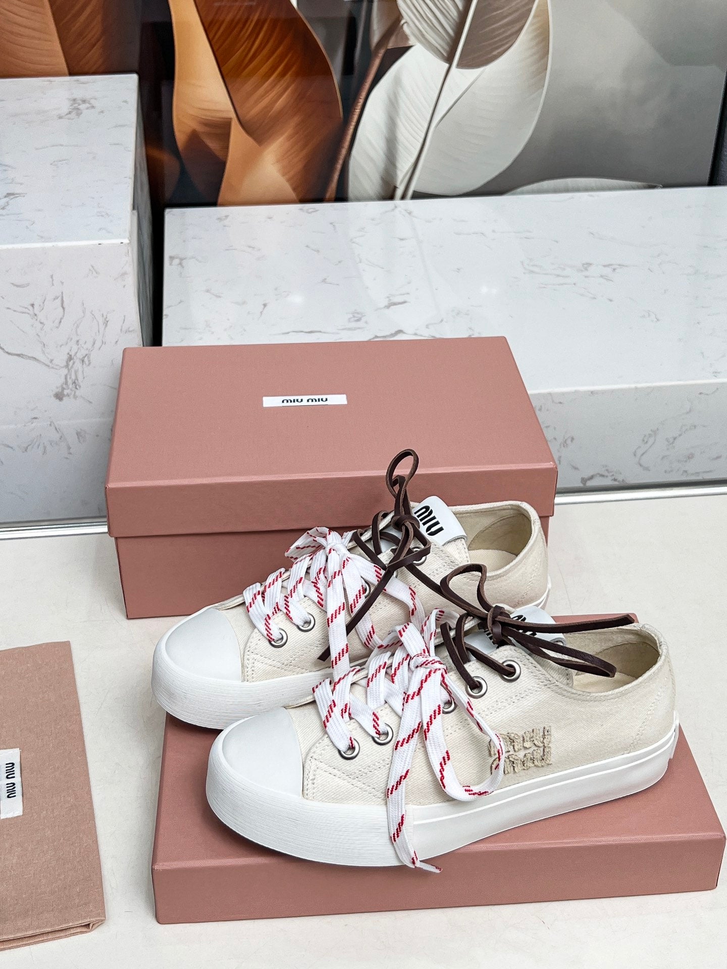 WASHED-DENIM SNEAKERS IN OFF WHITE CANVAS WITH BROWN AND STRIPED LACES - 35
