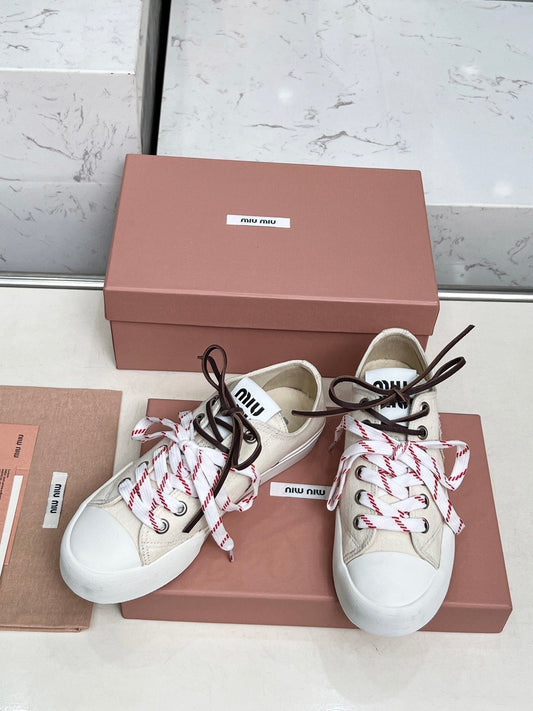 WASHED-DENIM SNEAKERS IN OFF WHITE CANVAS WITH BROWN AND STRIPED LACES - 35