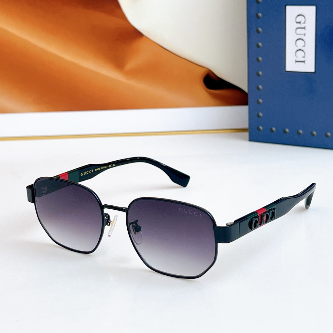 SQUARE FRAME SUNGLASSES GG1407 IN METAL EMBOSSED LOGO - Black/ purple