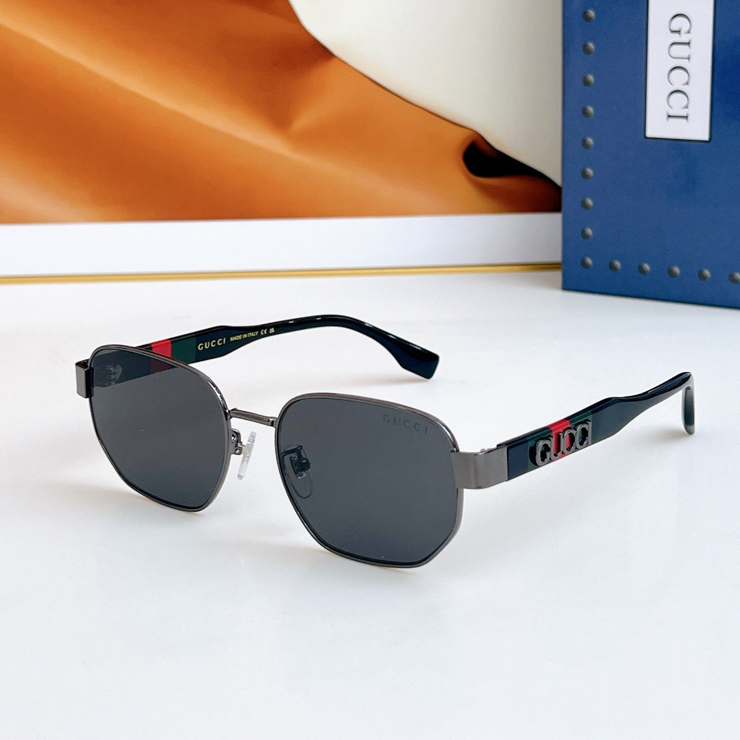 SQUARE FRAME SUNGLASSES GG1407 IN METAL EMBOSSED LOGO - Black/ purple