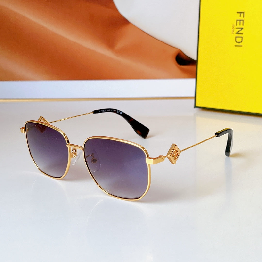 TRAVEL SQUARE FRAME SUNGLASSES FE50111F IN METAL - Light brown