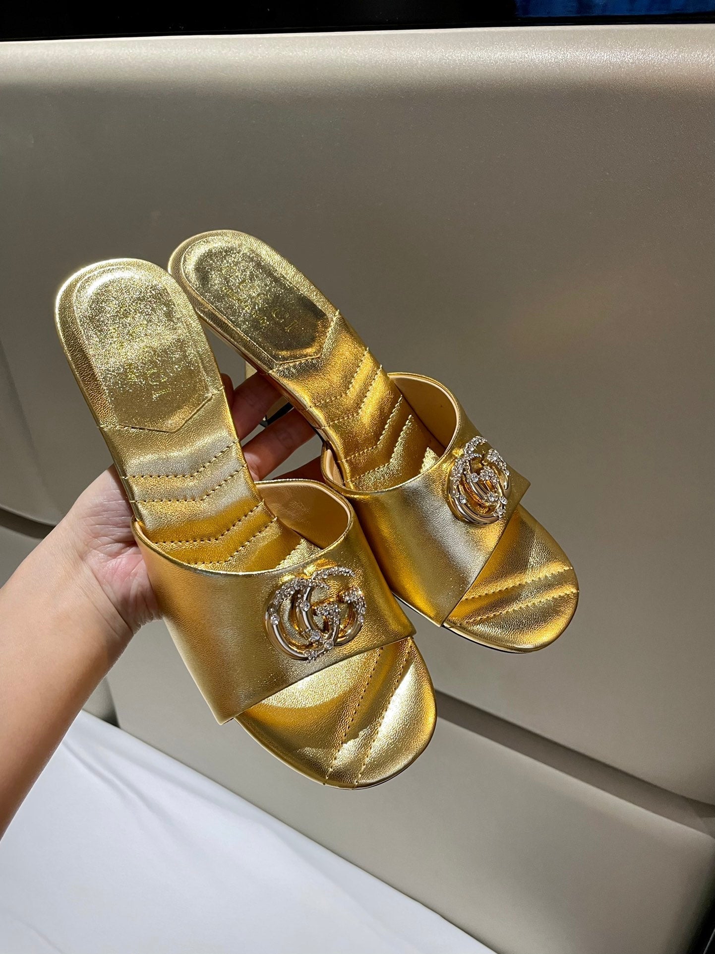 GG HIGH HEELS 70 IN SHINY GOLD LAMBSKIN GOLD HARDWARE WITH CRYSTALS - 35