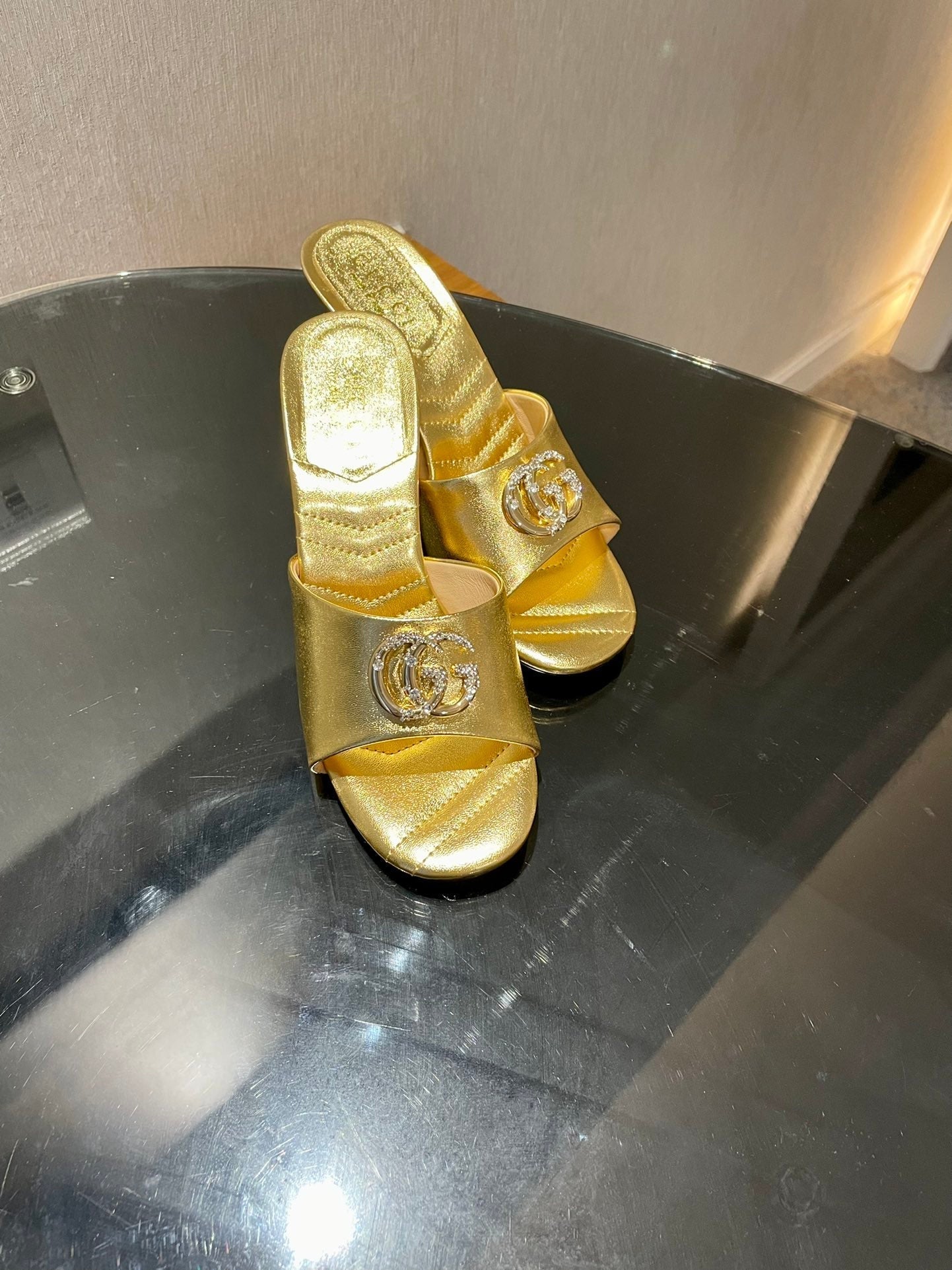 GG HIGH HEELS 70 IN SHINY GOLD LAMBSKIN GOLD HARDWARE WITH CRYSTALS - 35