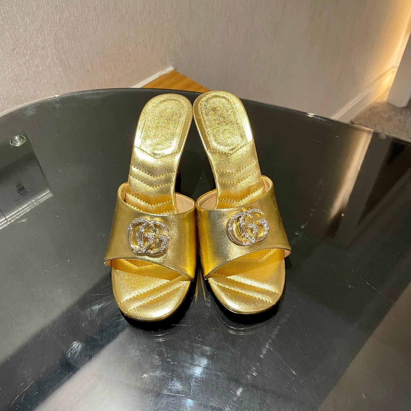 GG HIGH HEELS 70 IN SHINY GOLD LAMBSKIN GOLD HARDWARE WITH CRYSTALS - 35
