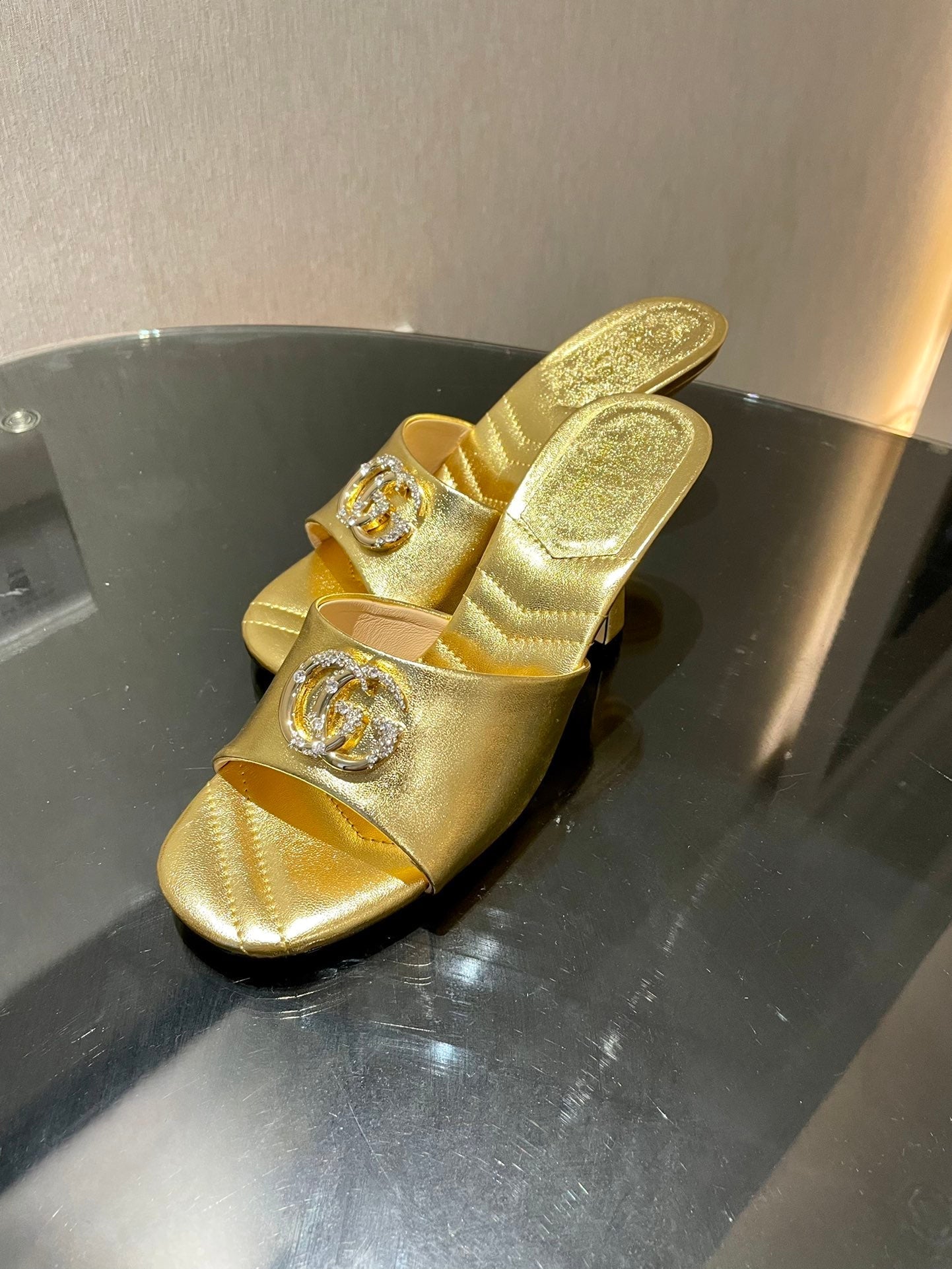 GG HIGH HEELS 70 IN SHINY GOLD LAMBSKIN GOLD HARDWARE WITH CRYSTALS - 35