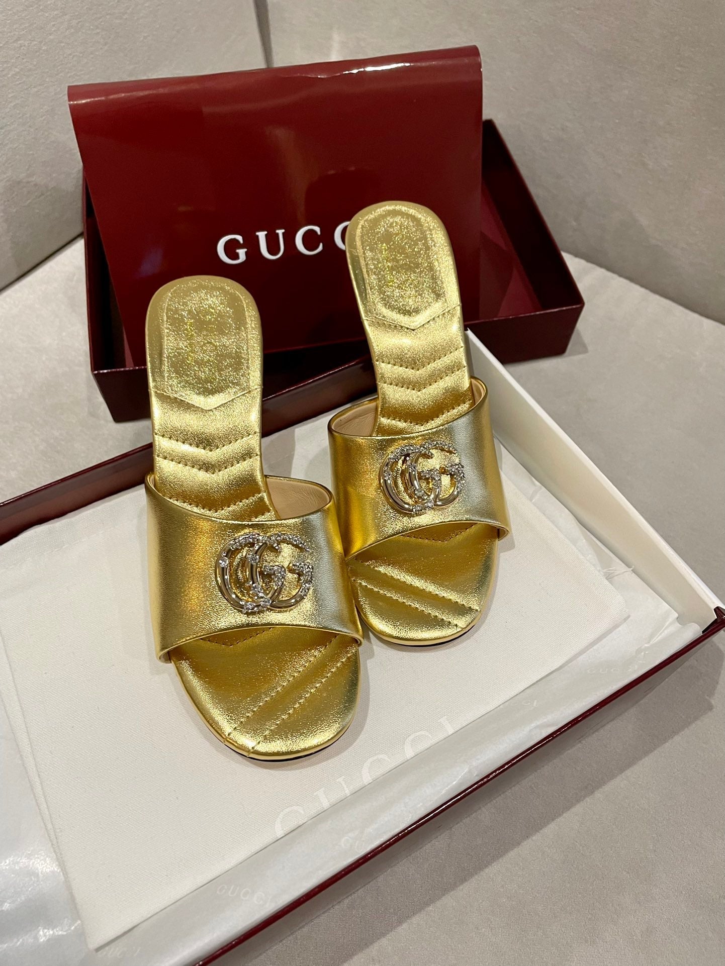 GG HIGH HEELS 70 IN SHINY GOLD LAMBSKIN GOLD HARDWARE WITH CRYSTALS - 35