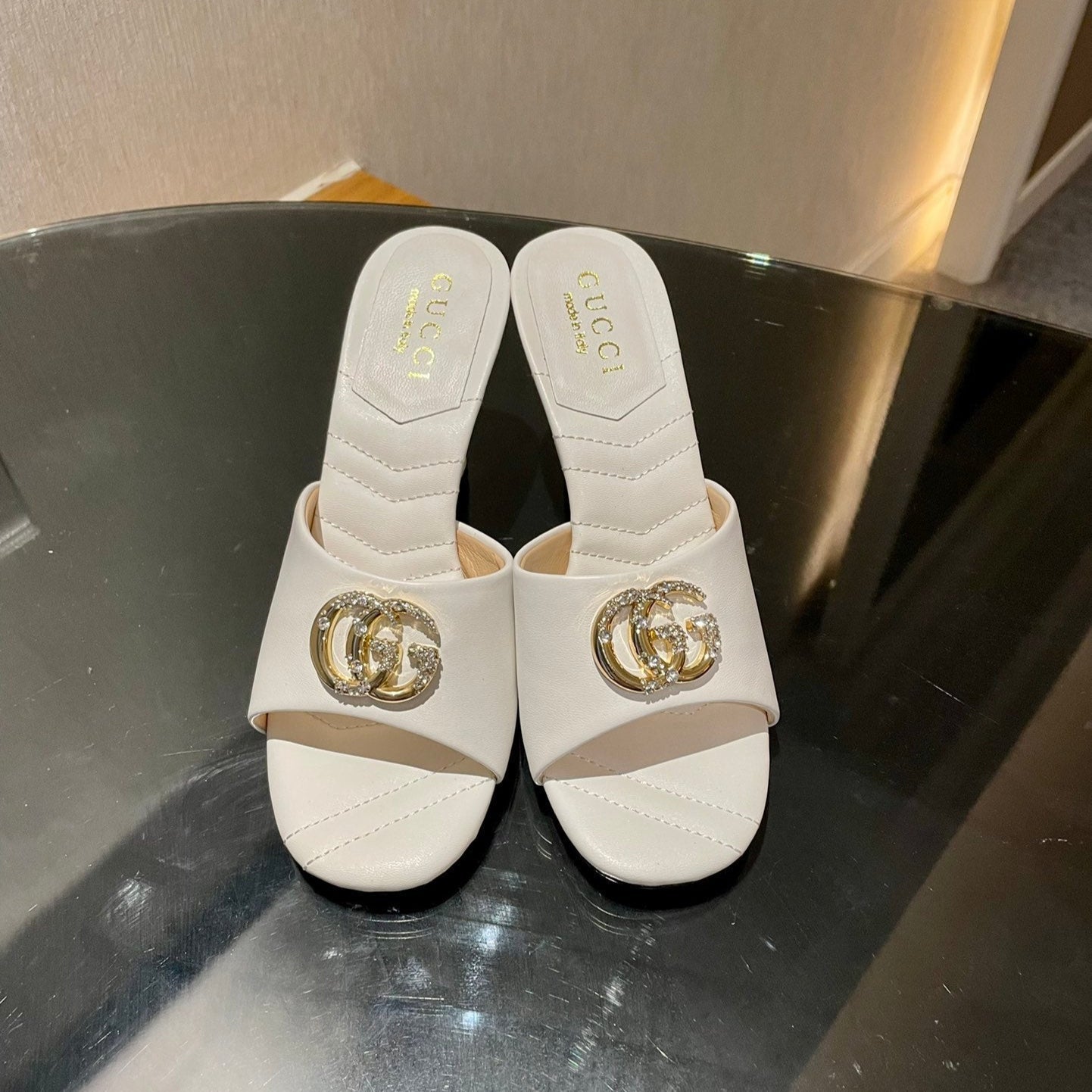 GG HIGH HEELS 70 IN WHITE LAMBSKIN GOLD HARDWARE WITH CRYSTALS - 35