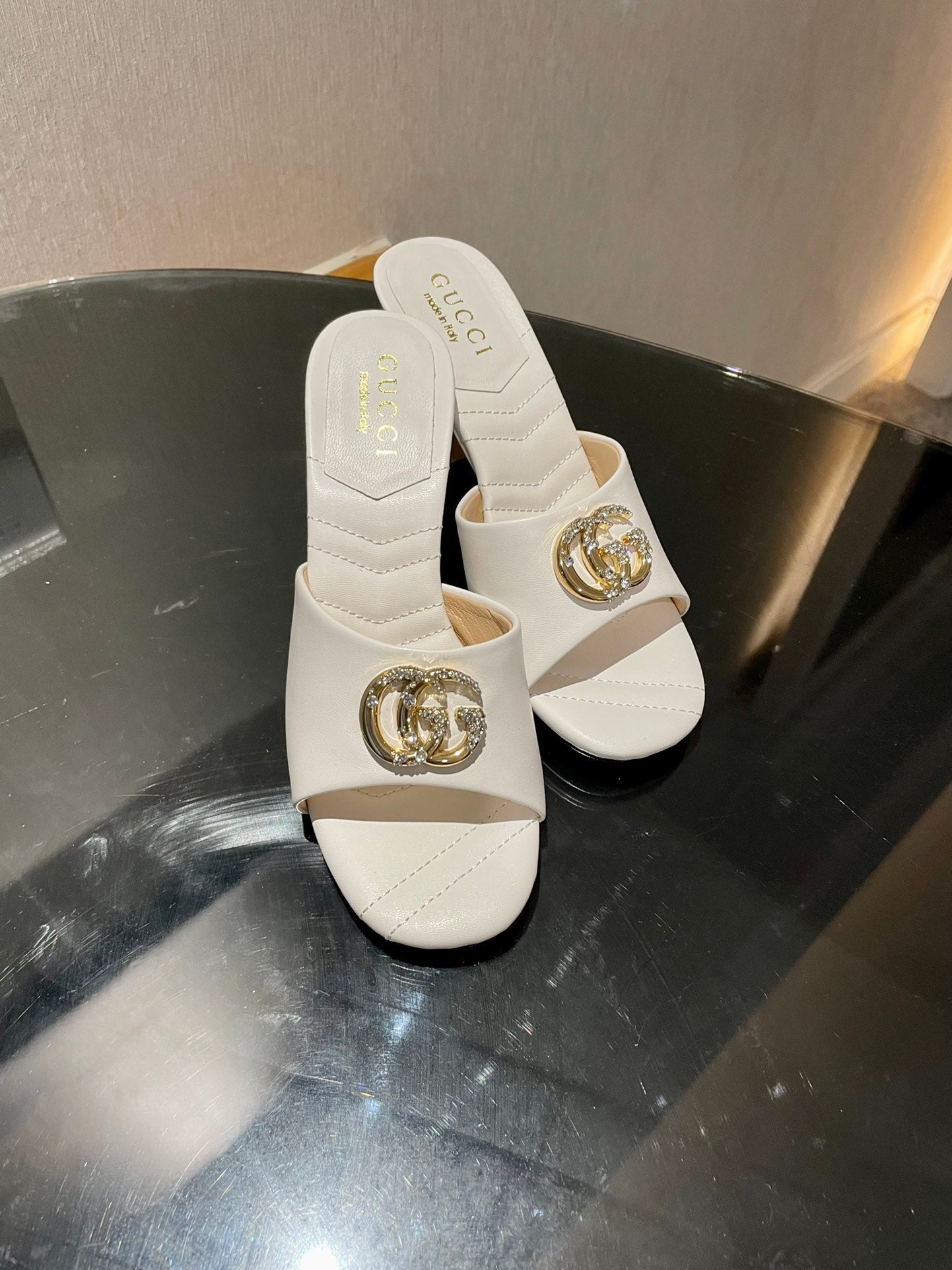 GG HIGH HEELS 70 IN WHITE LAMBSKIN GOLD HARDWARE WITH CRYSTALS - 35
