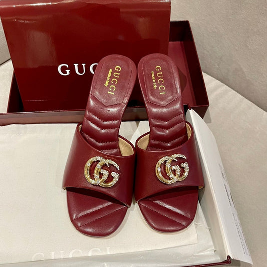 Туфлі GG HIGH HEELS 70 З ЧЕРВОНОЇ ОВЕЧОЇ ШКІРИ ІЗ ЗОЛОТОЮ ФУРНІТУРОЮ ТА КРИСТАЛАМИ - 35