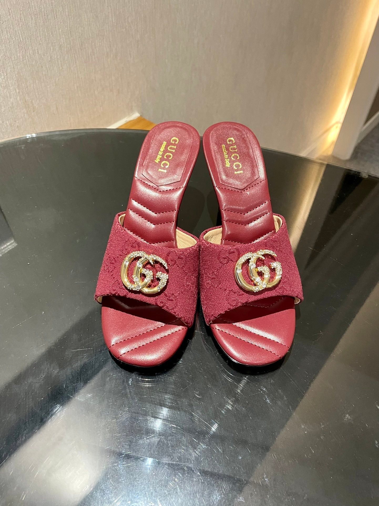 GG HIGH HEELS 70 IN RED LAMBSKIN AND FABRIC GOLD HARDWARE WITH CRYSTALS - 35
