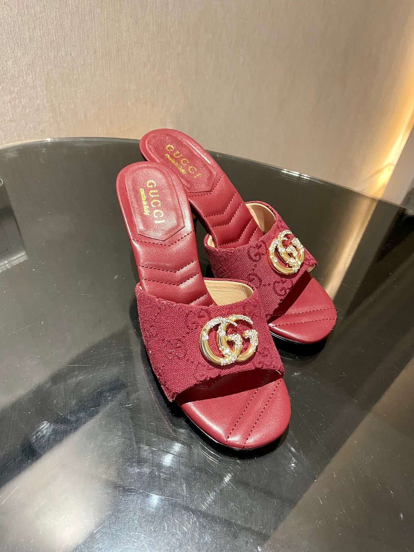 GG HIGH HEELS 70 IN RED LAMBSKIN AND FABRIC GOLD HARDWARE WITH CRYSTALS - 35