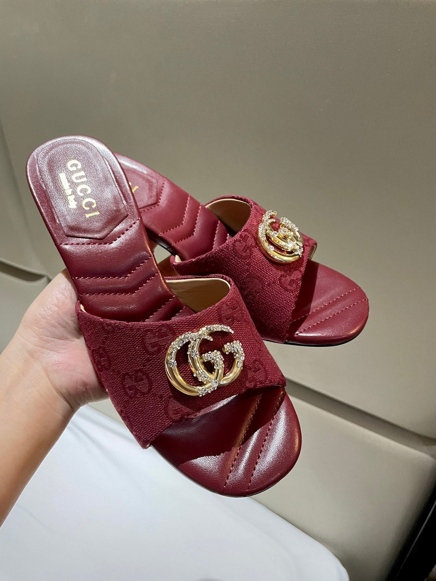 GG HIGH HEELS 70 IN RED LAMBSKIN AND FABRIC GOLD HARDWARE WITH CRYSTALS - 35