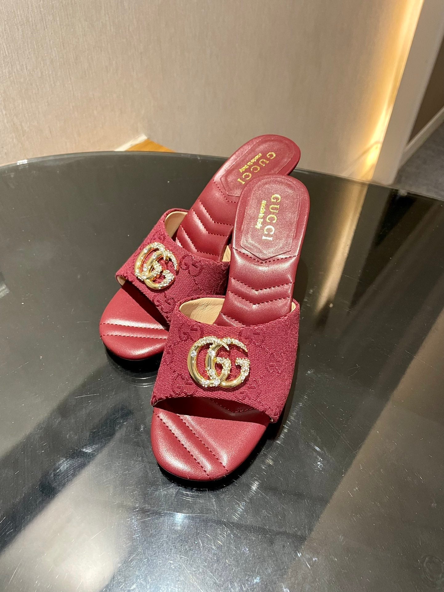 GG HIGH HEELS 70 IN RED LAMBSKIN AND FABRIC GOLD HARDWARE WITH CRYSTALS - 35