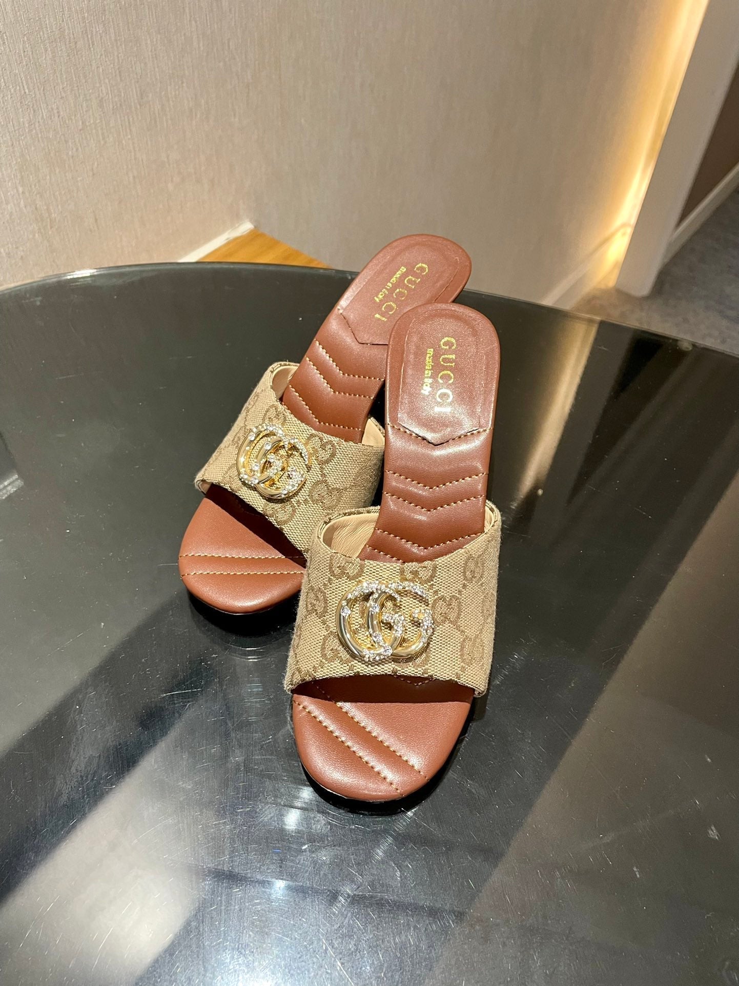 GG HIGH HEELS 70 IN BROWN LAMBSKIN GOLD HARDWARE WITH CRYSTALS - 35