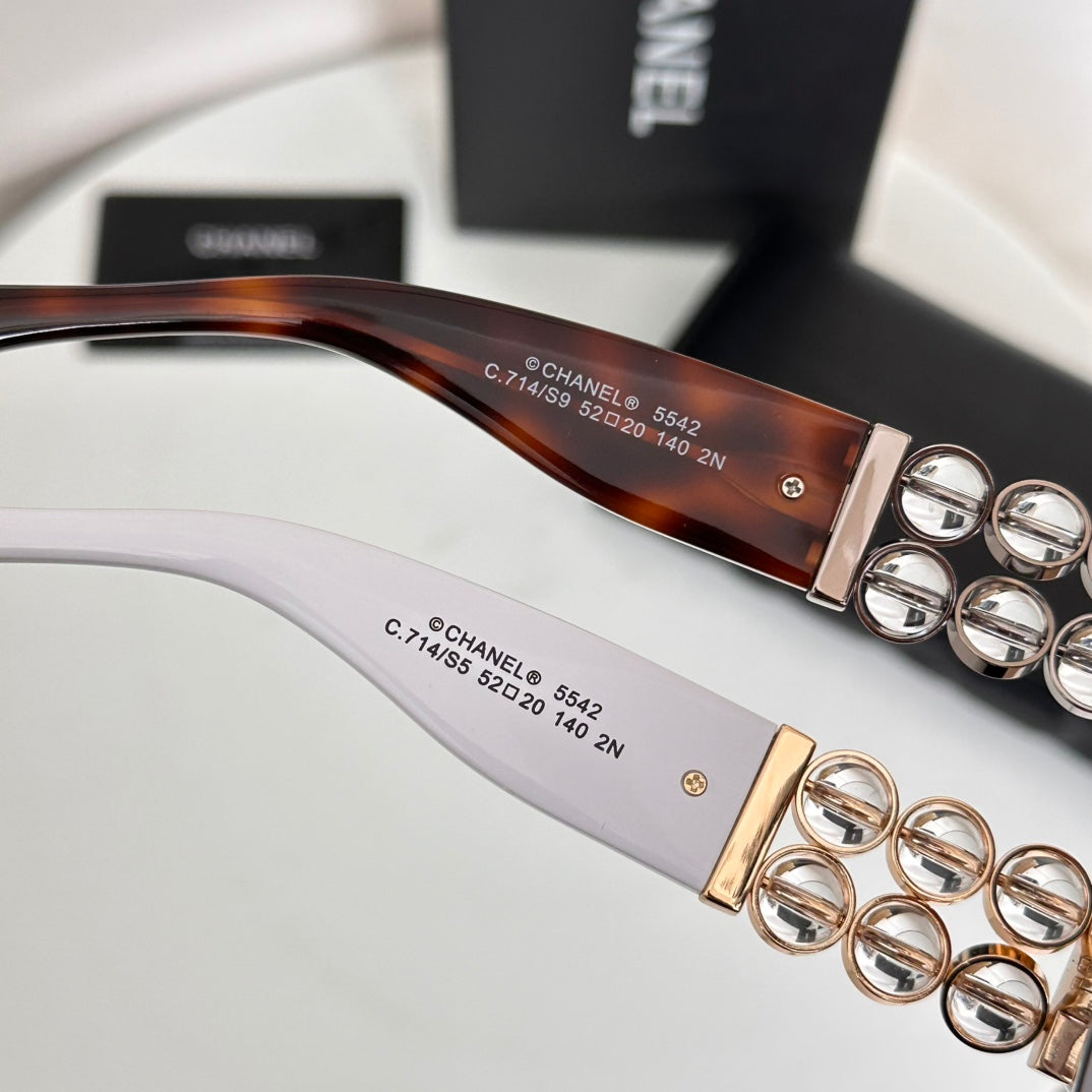 SQUARE SUNGLASSES 5542 IN ACETATE - Black