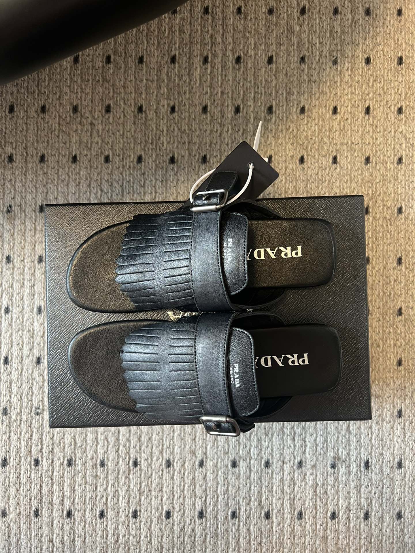 PRADA 25S SHUFFLE LEATHER THONG SANDALS IN BLACK CALFSKIN - 35