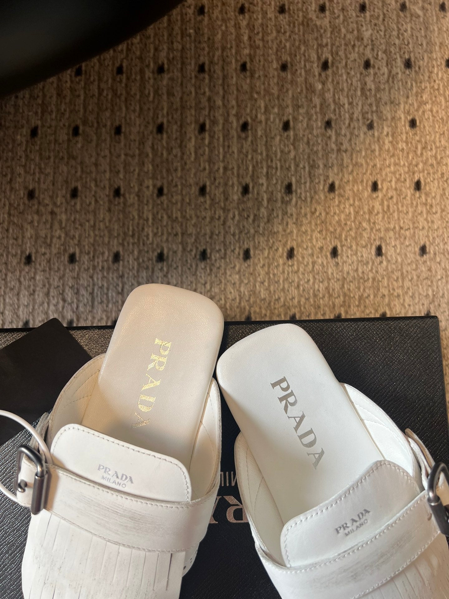 PRADA 25S SHUFFLE LEATHER THONG SANDALS IN IVORY CALFSKIN - 35
