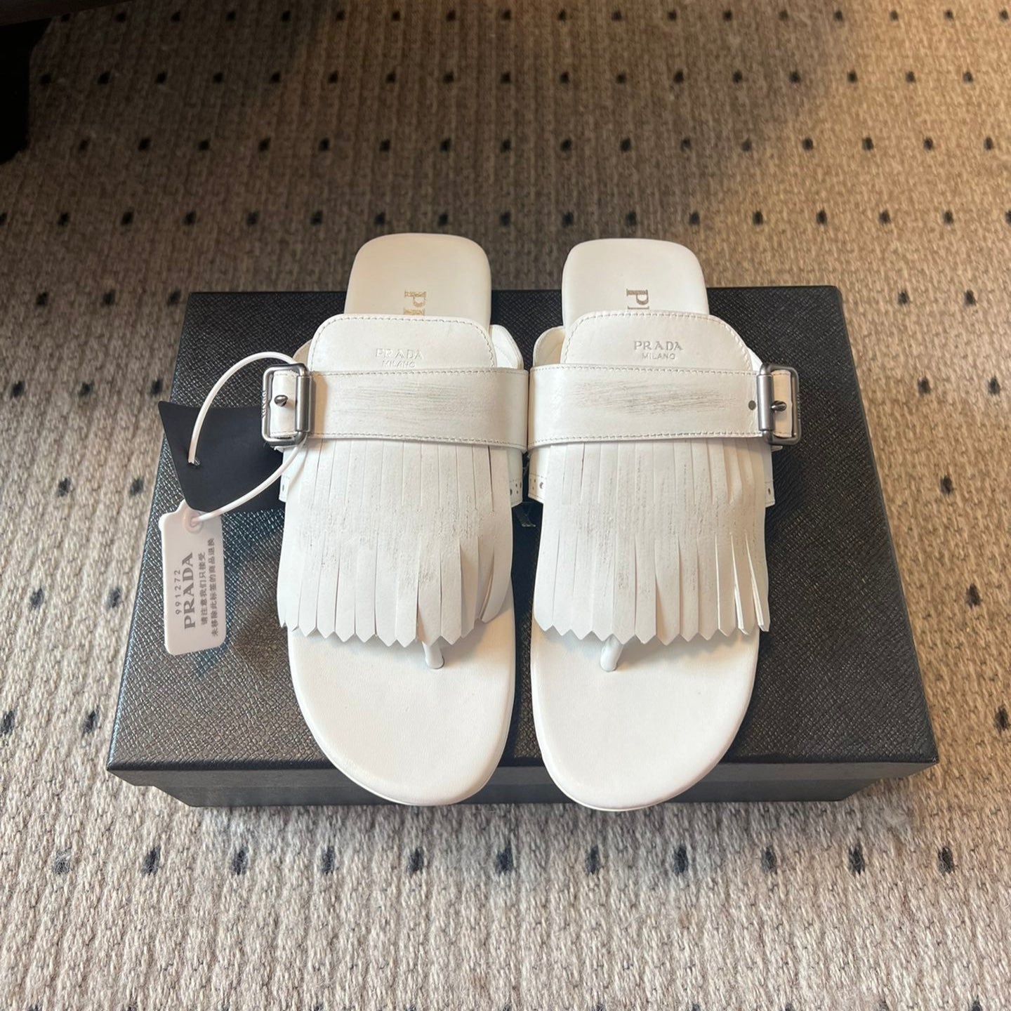 PRADA 25S SHUFFLE LEATHER THONG SANDALS IN IVORY CALFSKIN - 35