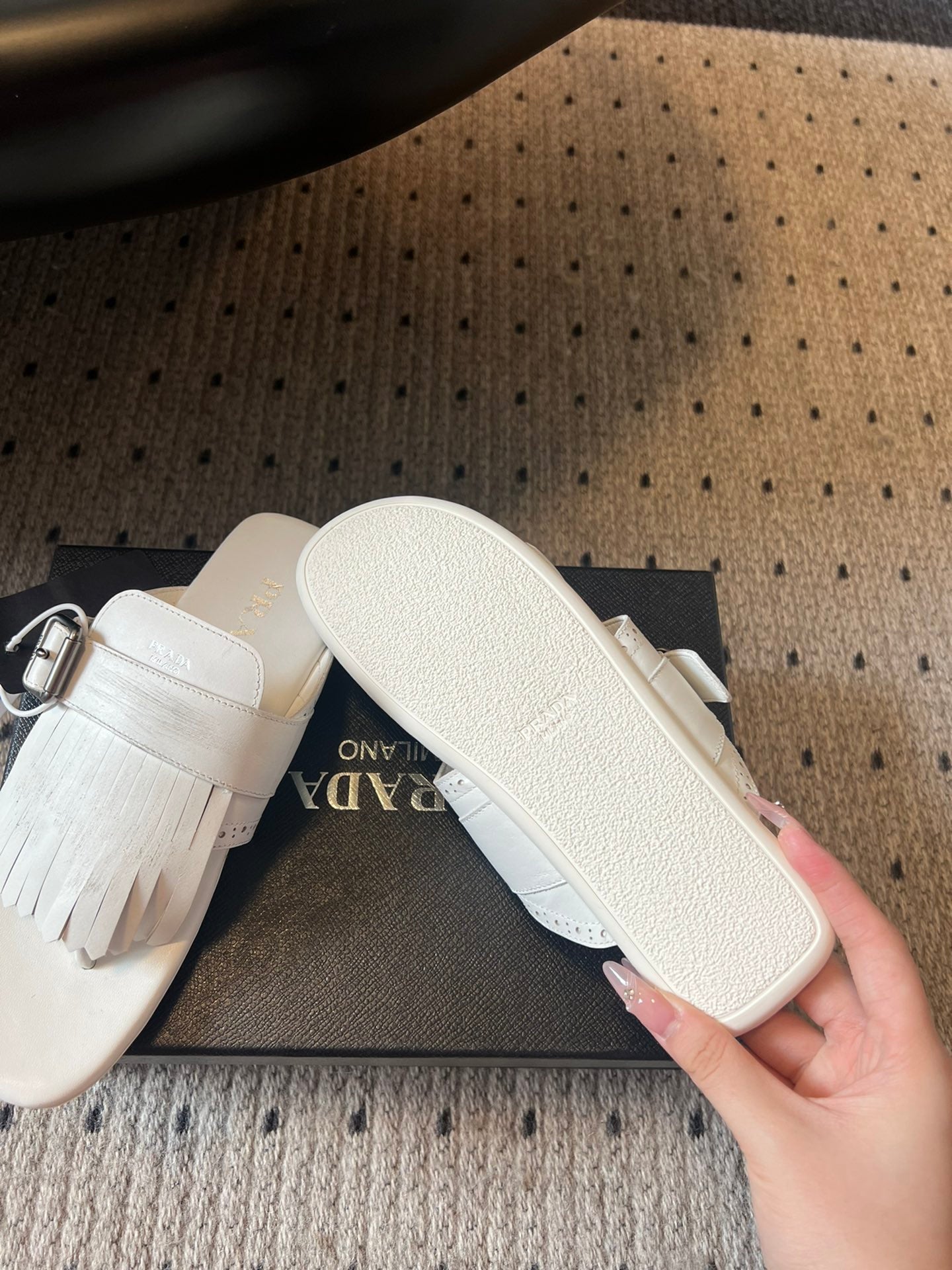 PRADA 25S SHUFFLE LEATHER THONG SANDALS IN IVORY CALFSKIN - 35