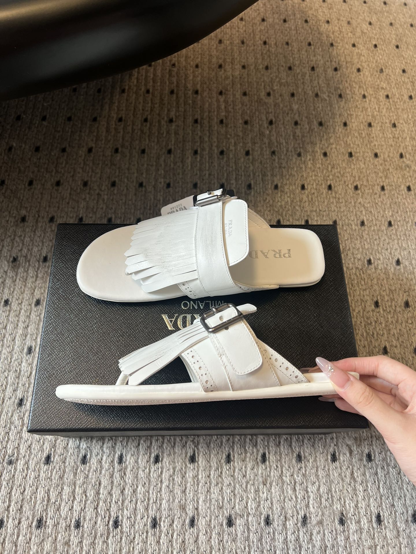 PRADA 25S SHUFFLE LEATHER THONG SANDALS IN IVORY CALFSKIN - 35