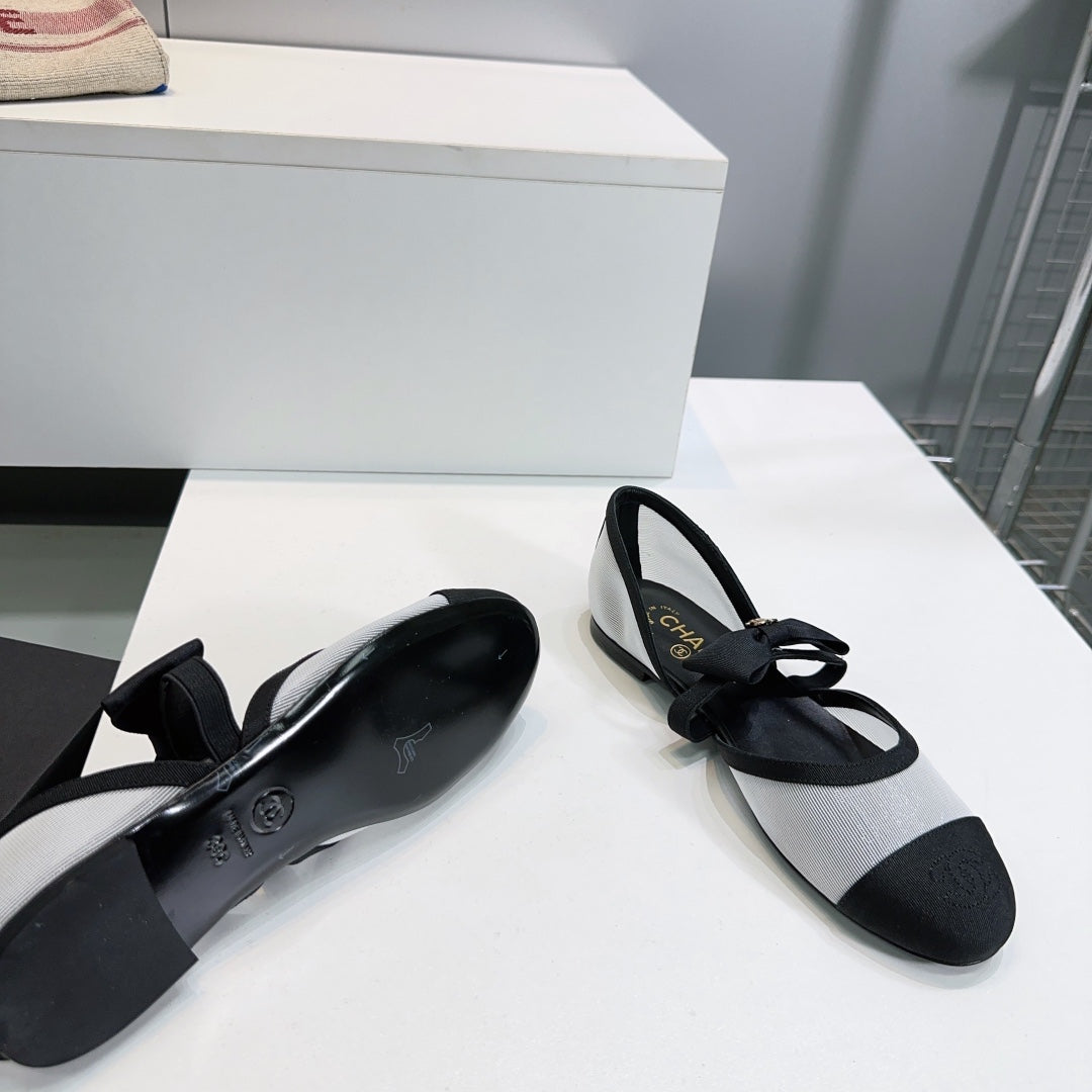 CHANEL FLAT MARY JANE SHOES 25S IN WHITE MIX BLACK MESH FABRIC EMBOSSED LOGO WITH BOW - 35