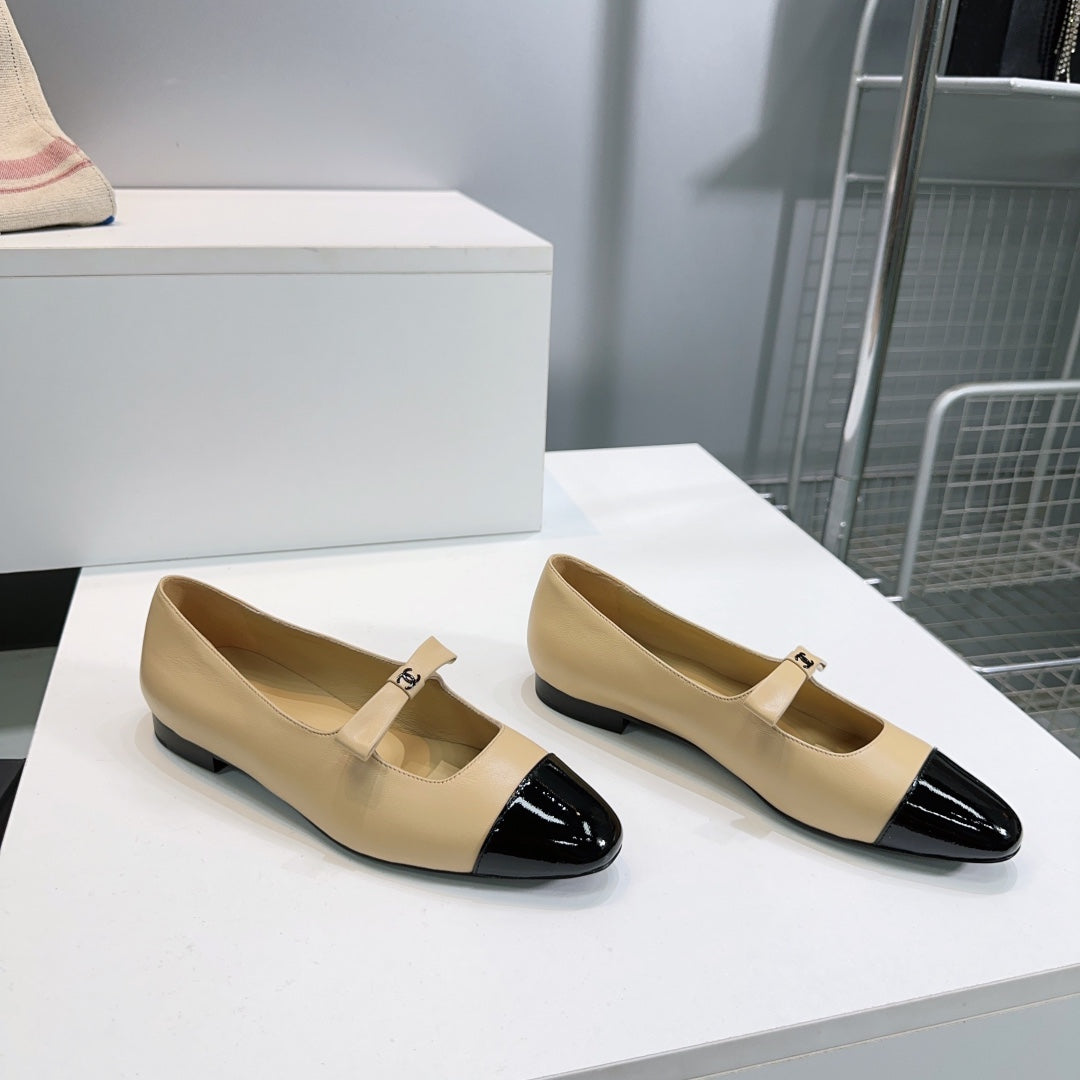 CHANEL FLAT MARY JANE SHOES 25S IN BEIGE LAMBSKIN MIX BLACK GLOSSY WITH BOW - 35