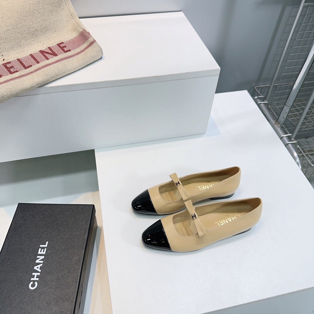 CHANEL FLAT MARY JANE SHOES 25S IN BEIGE LAMBSKIN MIX BLACK GLOSSY WITH BOW - 35