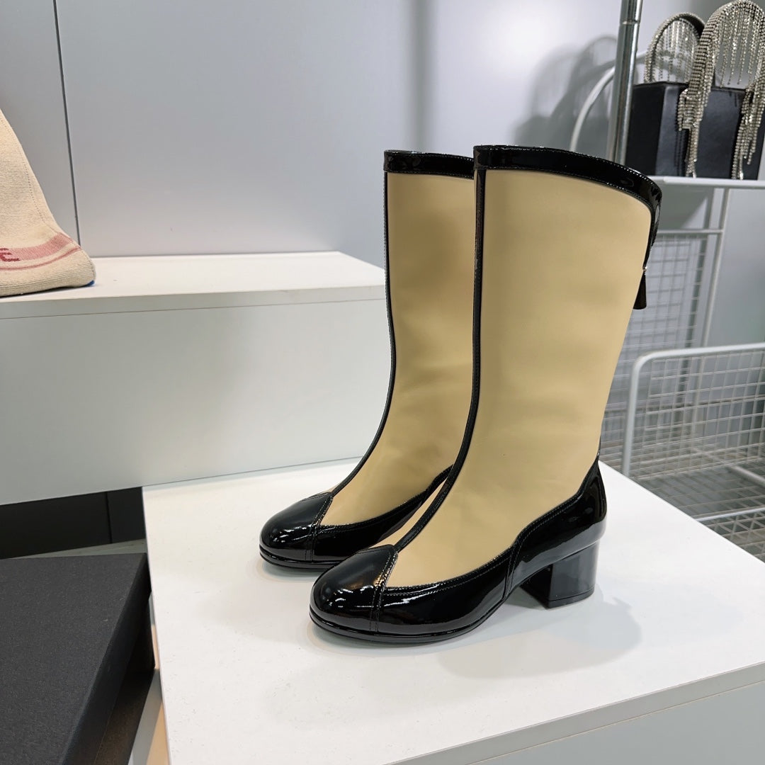 CHANEL SHORT BOOTS 25S 45 MM IN BEIGE AND BLACK LAMBSKIN - 35