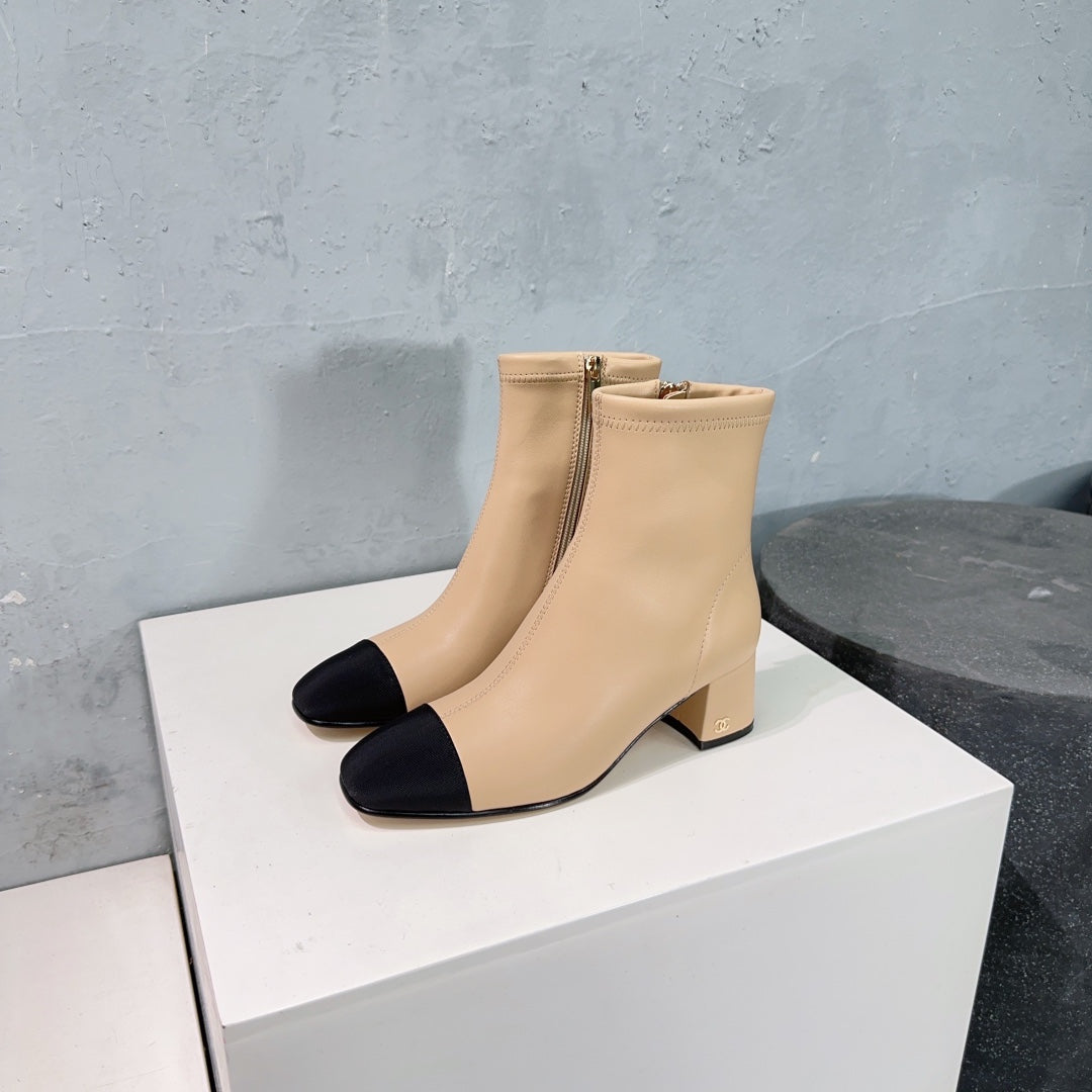 CHANEL ANKLE BOOTS 25S 45 MM IN BEIGE AND BLACK LAMBSKIN WITH ZIPPER - 35
