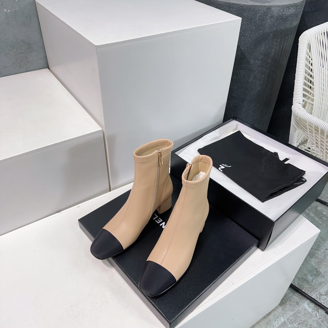 CHANEL ANKLE BOOTS 25S 45 MM IN BEIGE AND BLACK LAMBSKIN WITH ZIPPER - 35