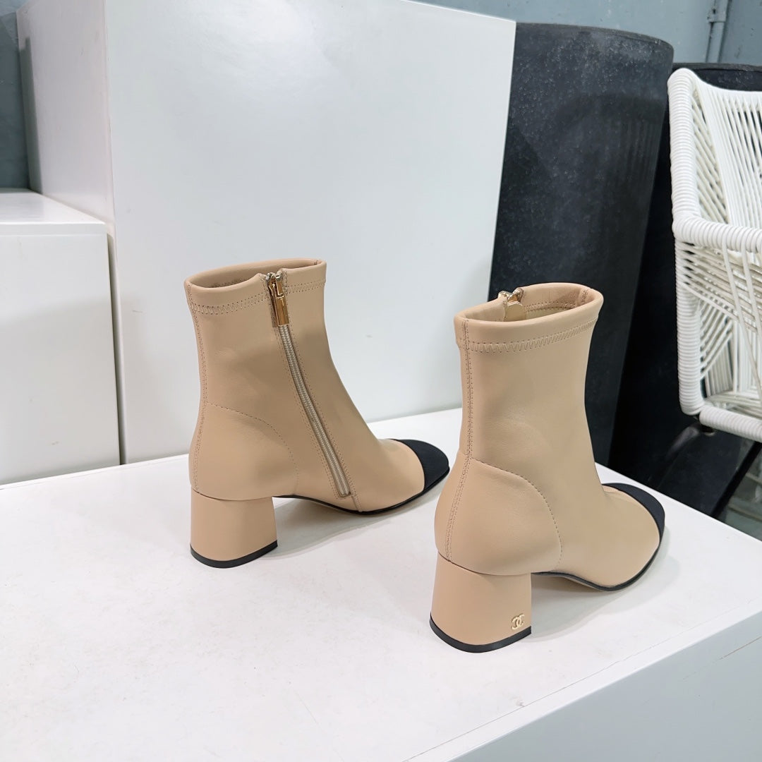 CHANEL ANKLE BOOTS 25S 45 MM IN BEIGE AND BLACK LAMBSKIN WITH ZIPPER - 35