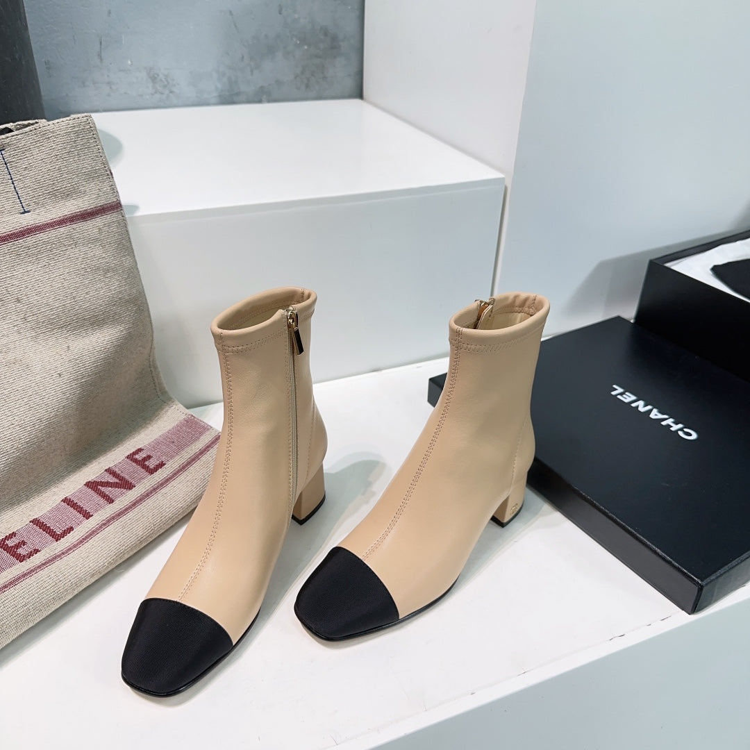 CHANEL ANKLE BOOTS 25S 45 MM IN BEIGE AND BLACK LAMBSKIN WITH ZIPPER - 35