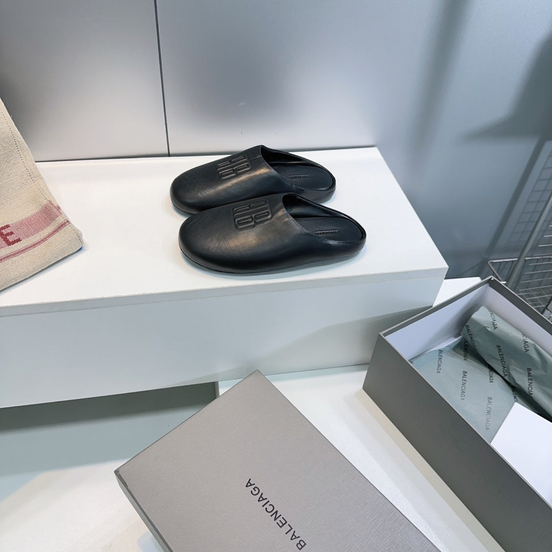 BALENCIAGA 25S MULES IN BLACK LAMBSKIN - 35