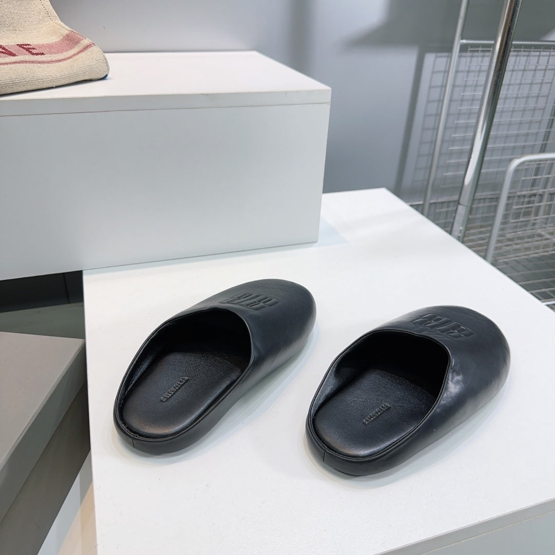 BALENCIAGA 25S MULES IN BLACK LAMBSKIN - 35