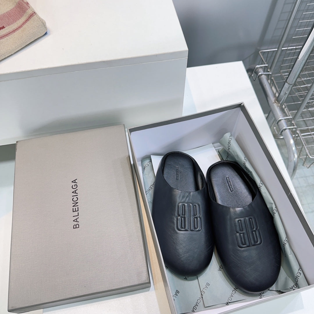 BALENCIAGA 25S MULES IN BLACK LAMBSKIN - 35