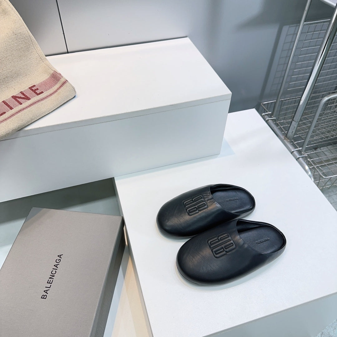 BALENCIAGA 25S MULES IN BLACK LAMBSKIN - 35