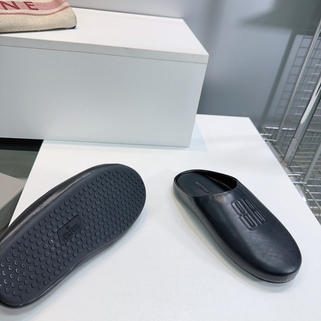BALENCIAGA 25S MULES IN BLACK LAMBSKIN - 35