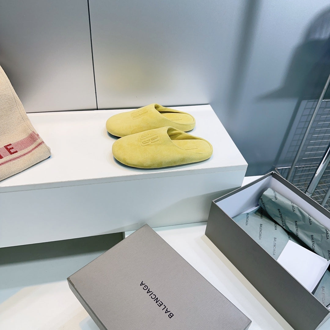 BALENCIAGA 25S MULES IN LIGHT YELLOW SUEDE - 35