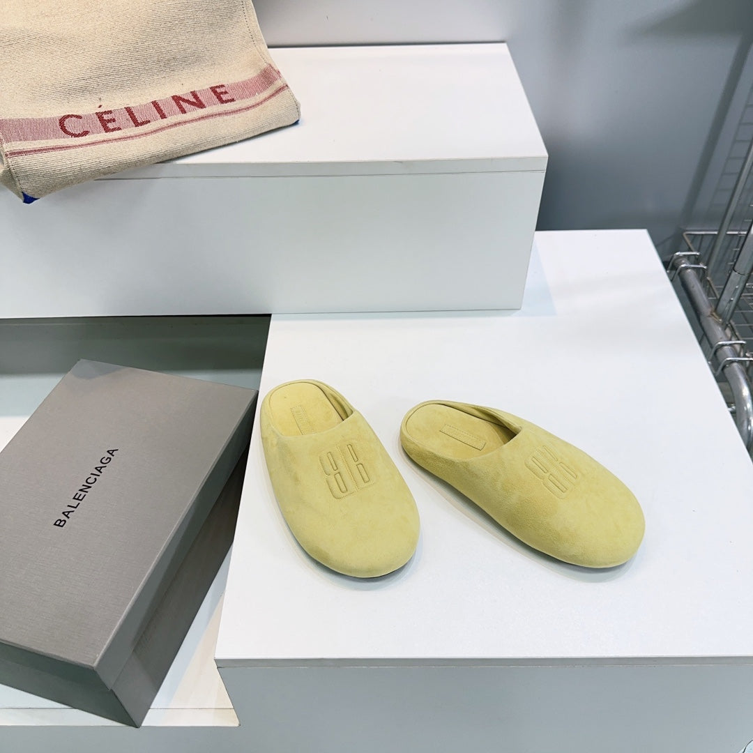 BALENCIAGA 25S MULES IN LIGHT YELLOW SUEDE - 35