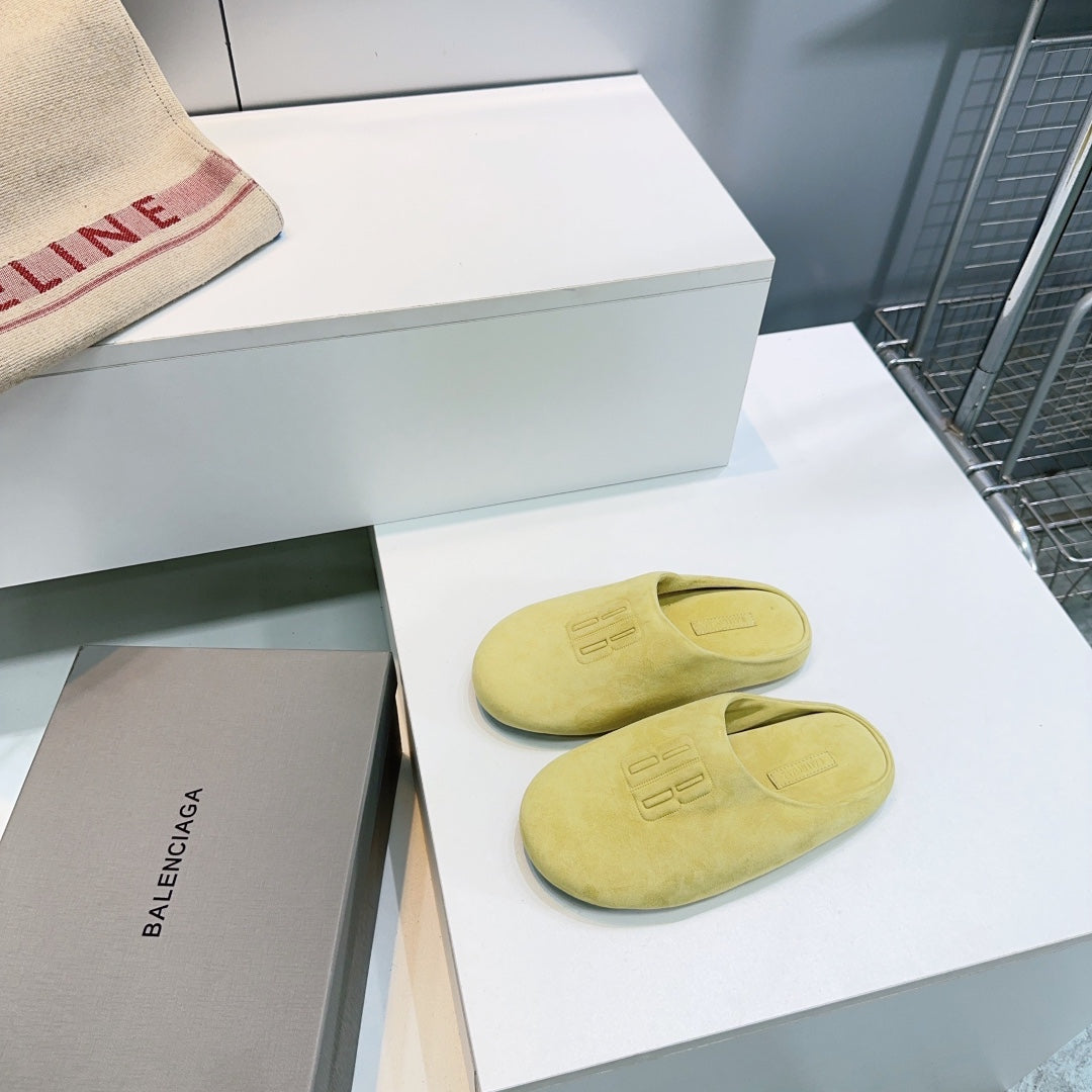 BALENCIAGA 25S MULES IN LIGHT YELLOW SUEDE - 35