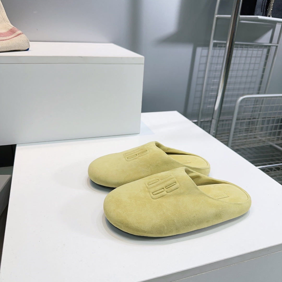 BALENCIAGA 25S MULES IN LIGHT YELLOW SUEDE - 35